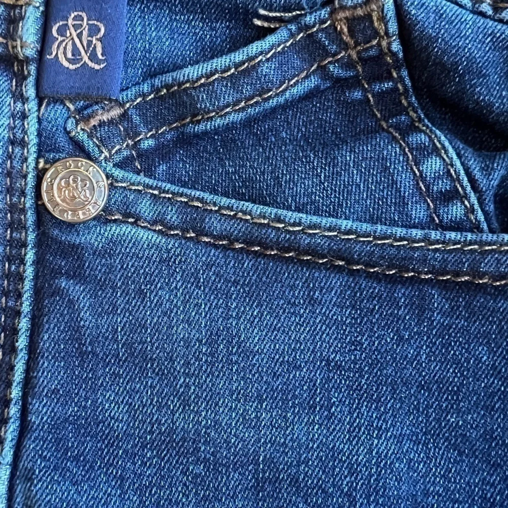 Rock and Republic Berlin Skinny Dark Denim Size 6 - Picture 7 of 9